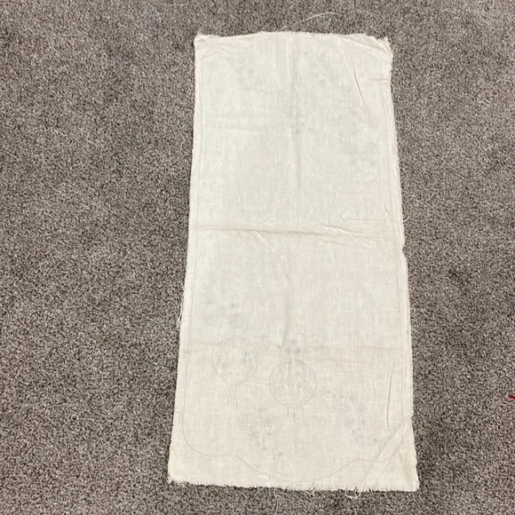 Vintage Christmas Ornaments Table Runner To Embroider And Crochet The Edge! - Picture 2 of 6